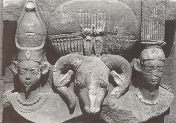 Abb 2: Dreikopf von der Zentralterrasse, heute im National Museum in Khartum