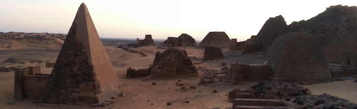 Pyramiden auf dem Nordfriedhof von Meroe (Slide)