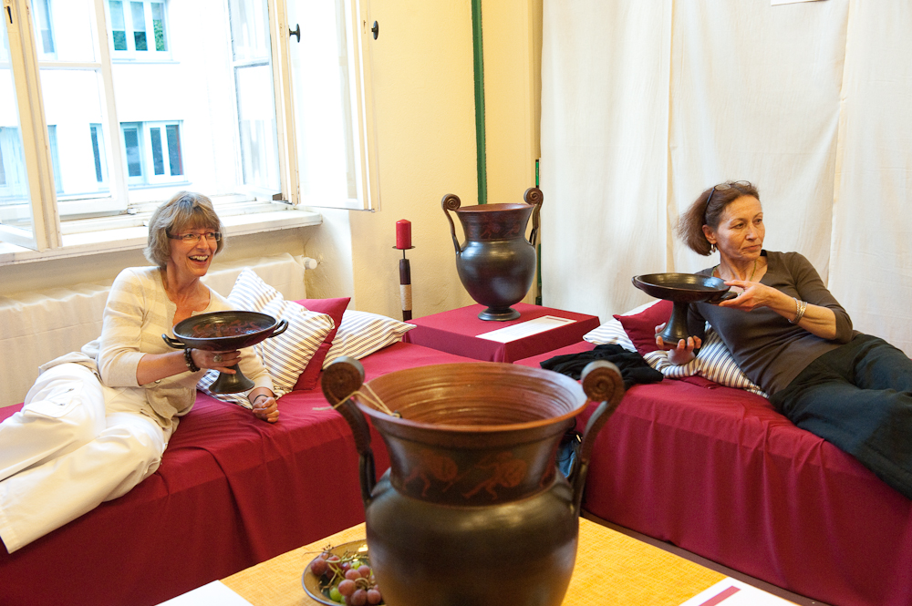 Achill - Besucherinnen auf Klinen