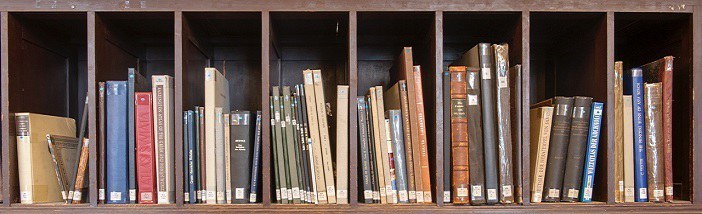 Bibliotheksregal.jpeg